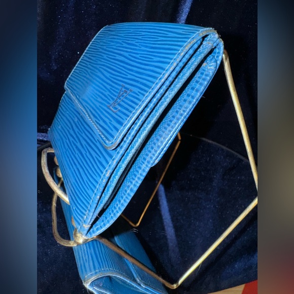 Louis Vuitton Epi Elsie trifold Compact Leather Wallet - Picture 5 of 12